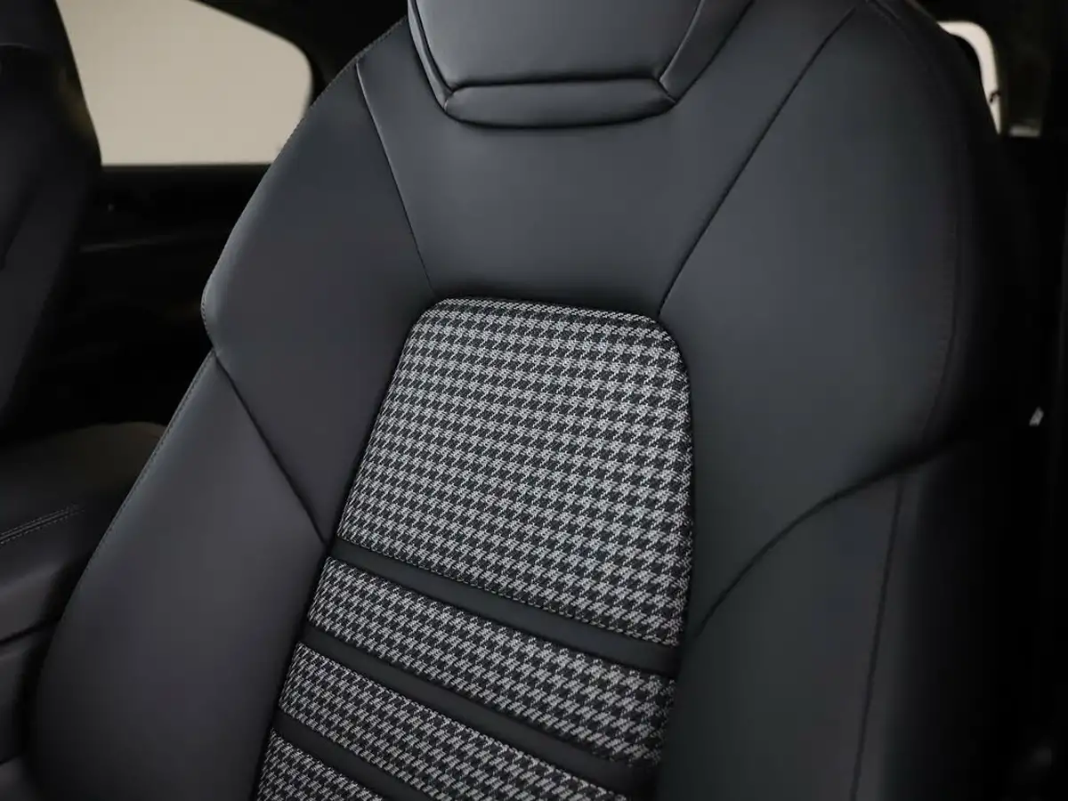 2025-porsche-cayenne-40-v8-s-coupe-big-17