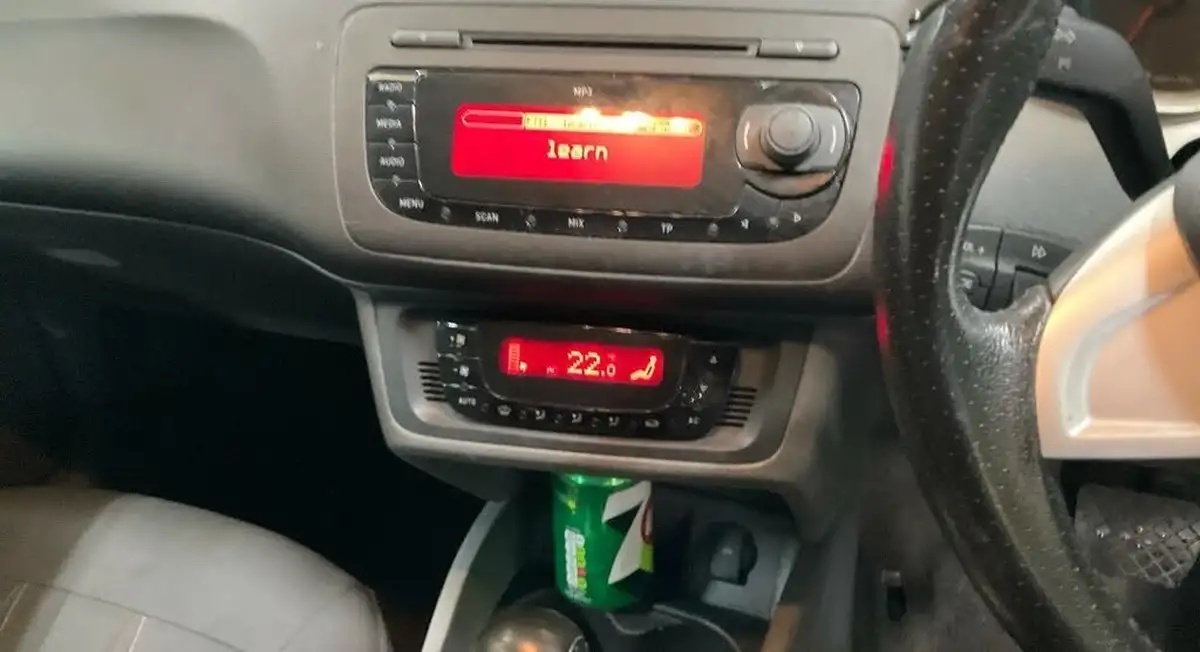 2011-seat-ibiza-12-se-copa-estate-big-5