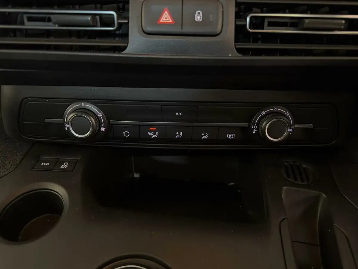 2019-citroen-berlingo-15bluehdi-feel-xl-size-130ps-eat8-big-32