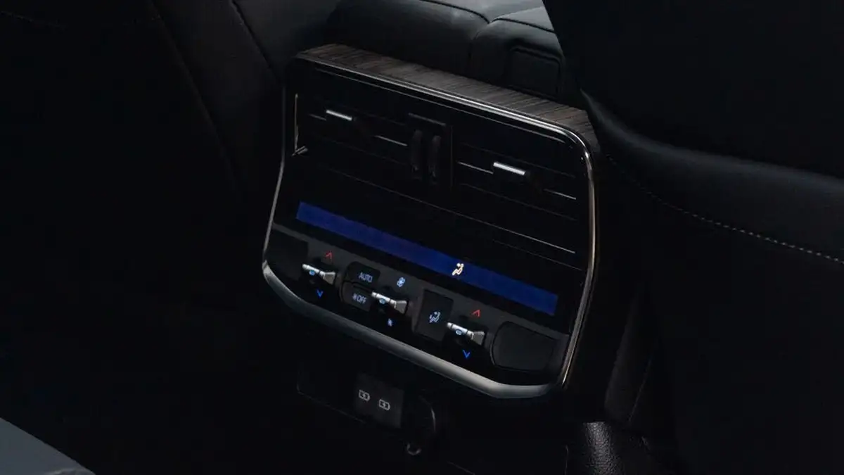 2024-toyota-land-cruiser-big-16