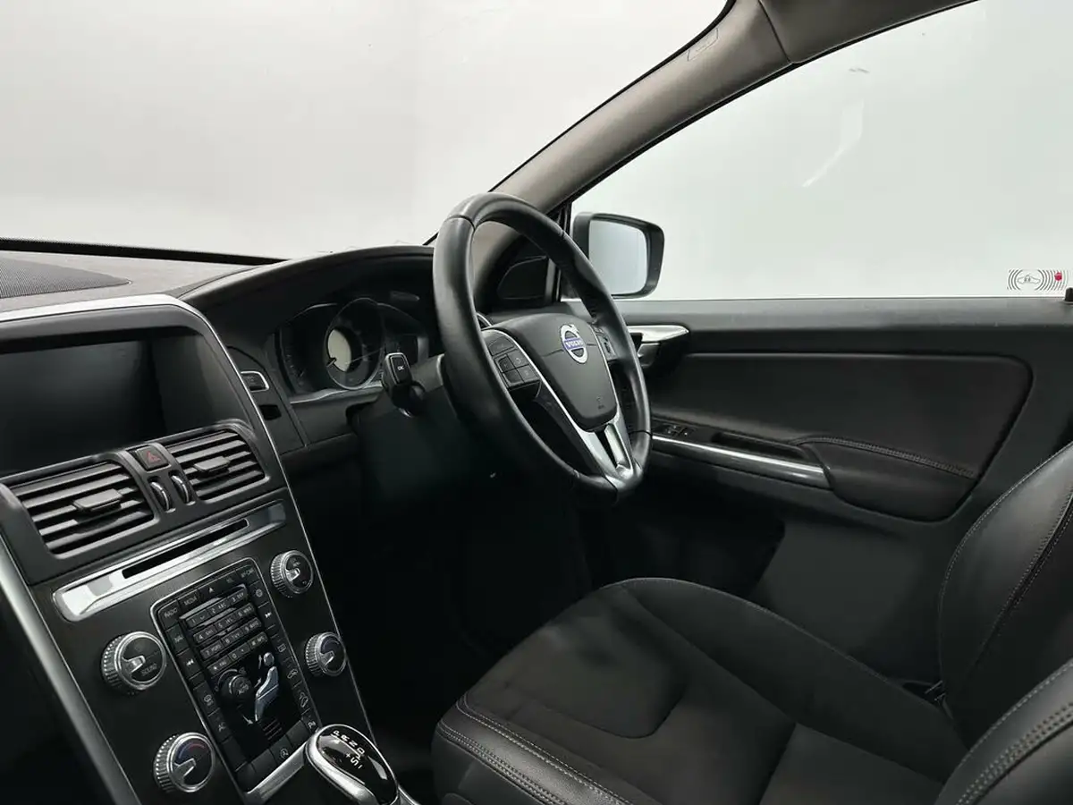 2016-volvo-xc60-24td-d4-se-nav-geartronic-big-25