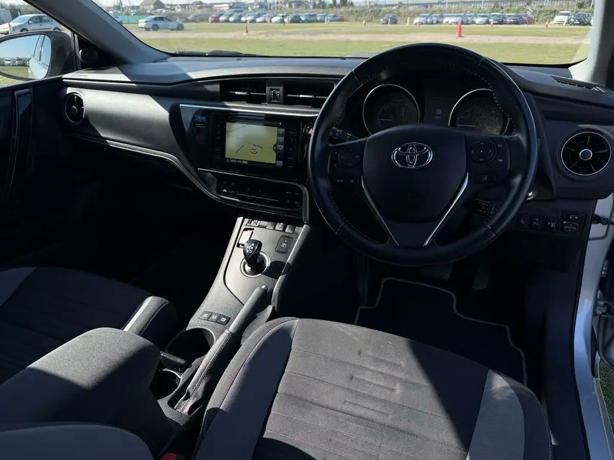 2018-toyota-auris-18-vvt-i-hsd-icon-hatchback-big-16