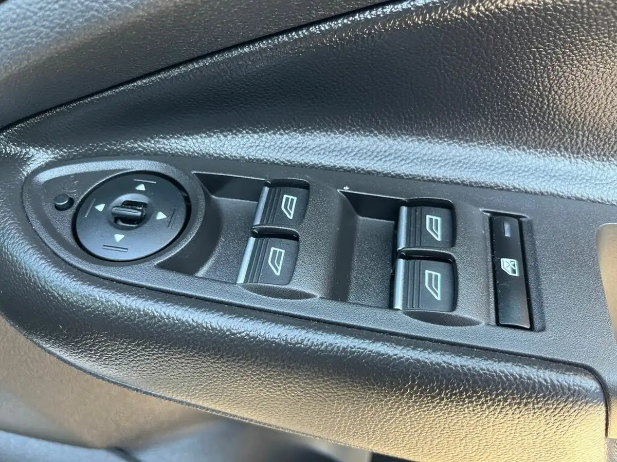 2017-ford-kuga-20tdci-titanium-180ps-awd-x-pack-powershift-big-15