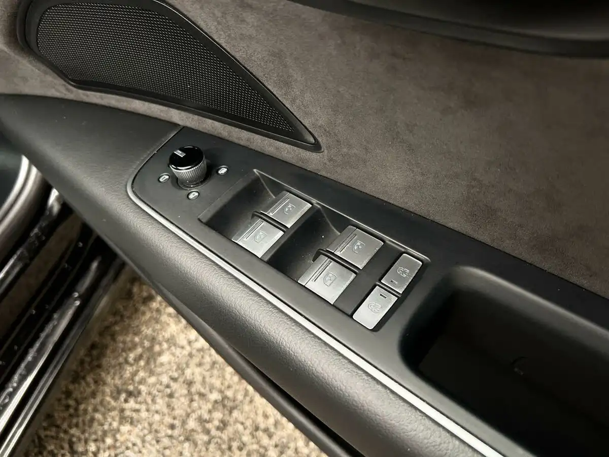 2021-audi-a8-30-55-tfsi-black-edition-big-58