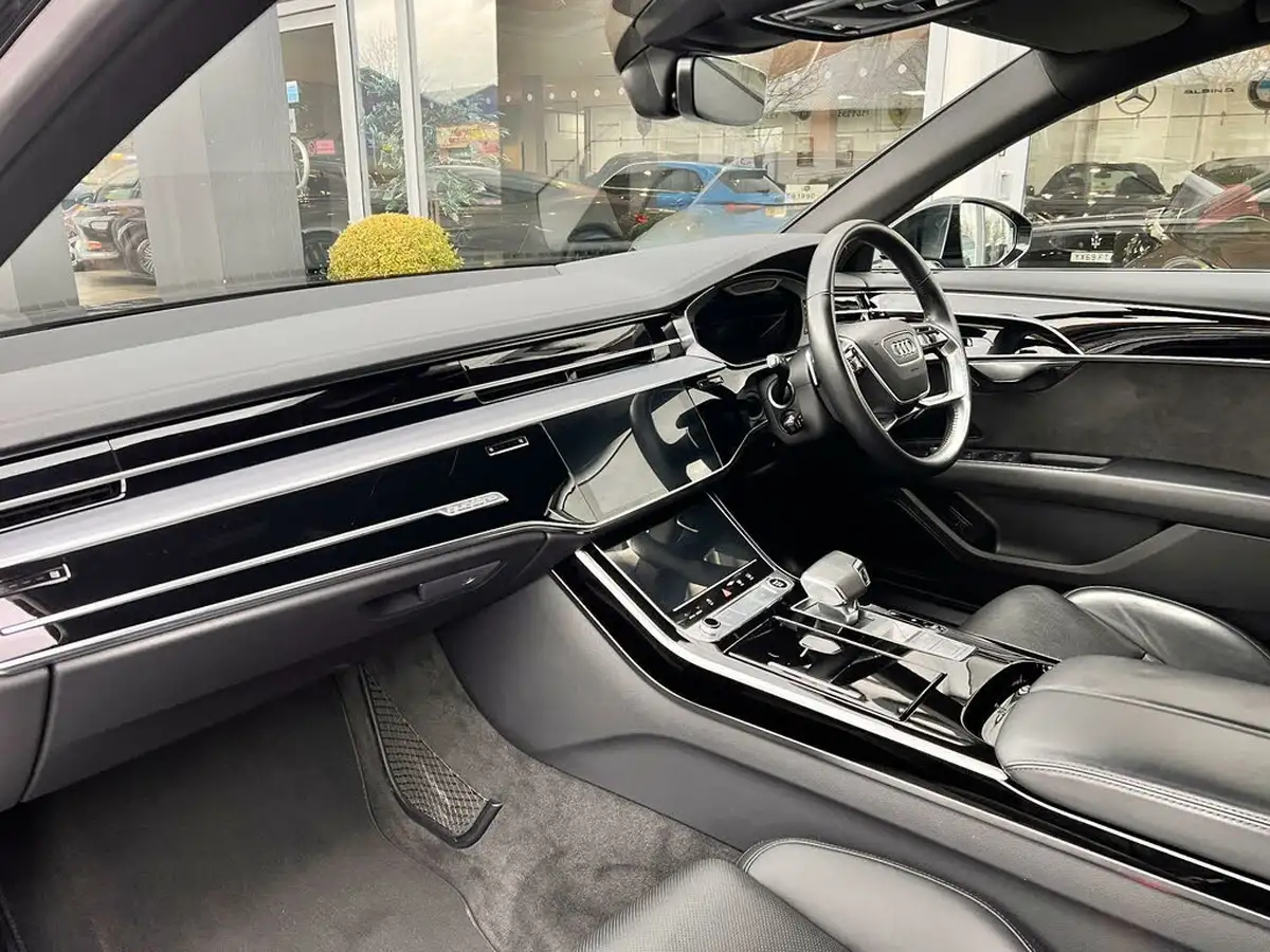 2021-audi-a8-30-55-tfsi-black-edition-big-10