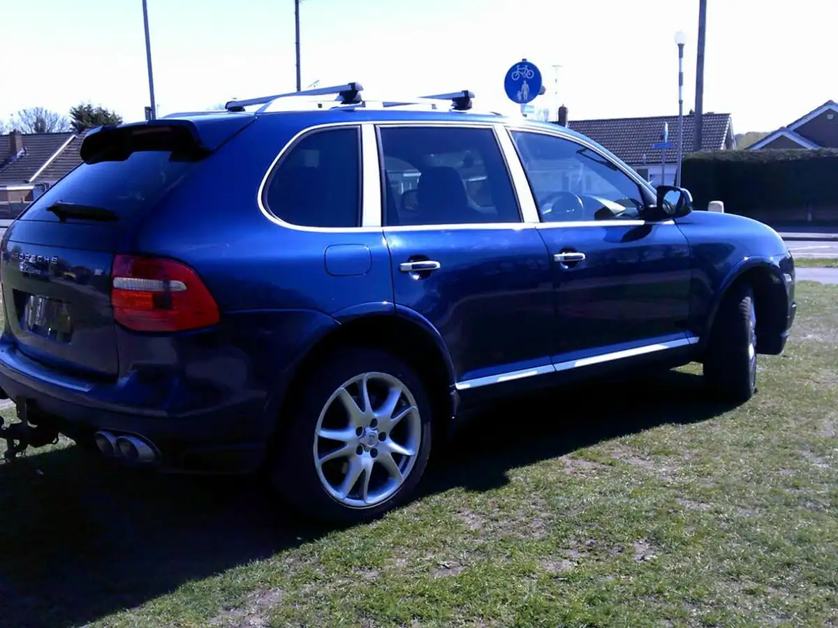 2009-porsche-cayenne-30td-big-5