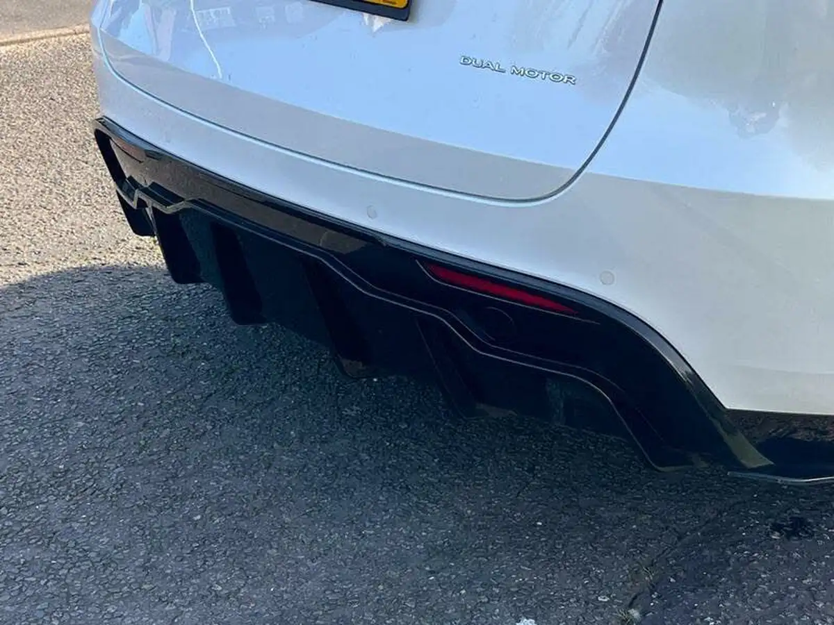 2022-tesla-model-y-e-long-range-big-36