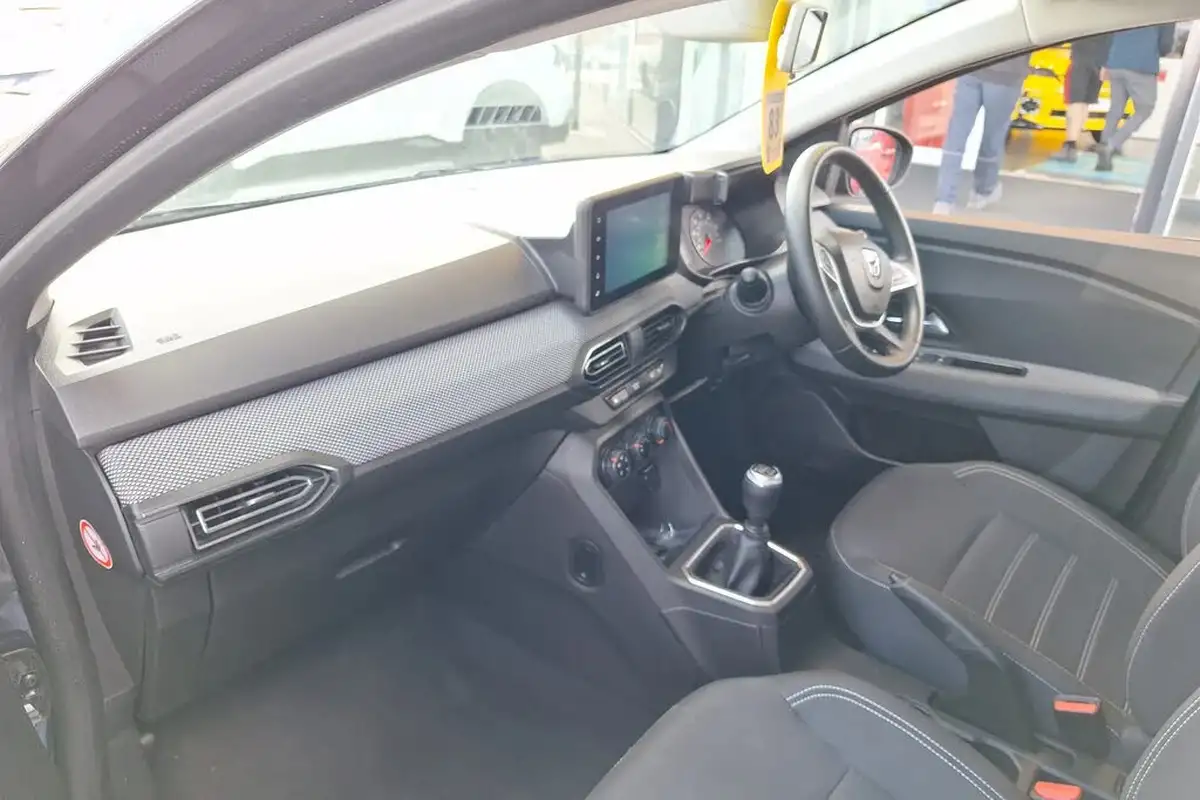 2021-dacia-sandero-10-tce-comfort-90bhp-big-15