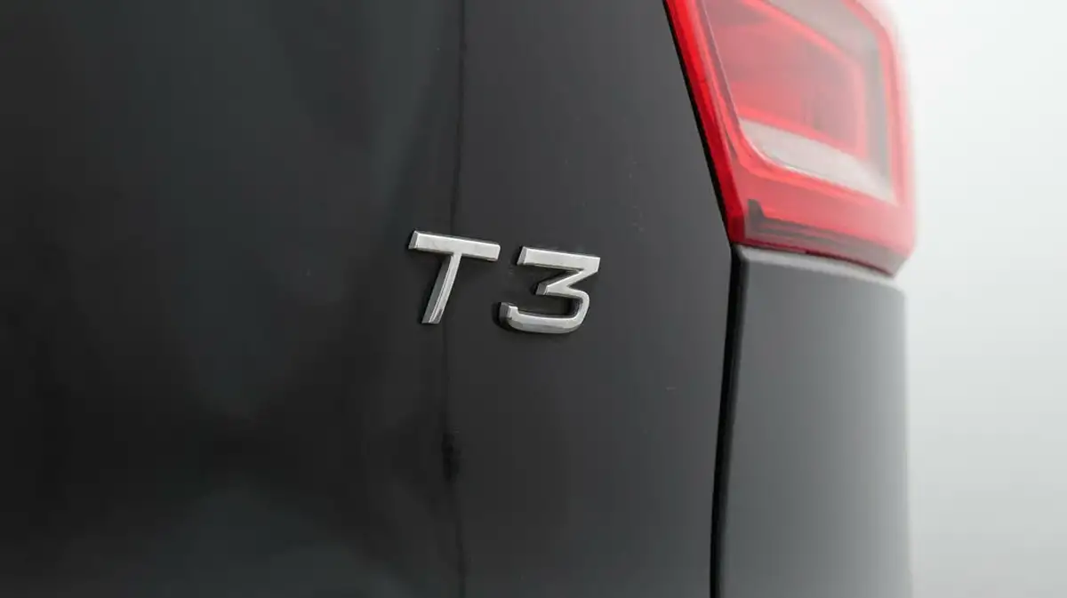 2021-volvo-xc40-15-t3-inscription-161bhp-auto-big-21