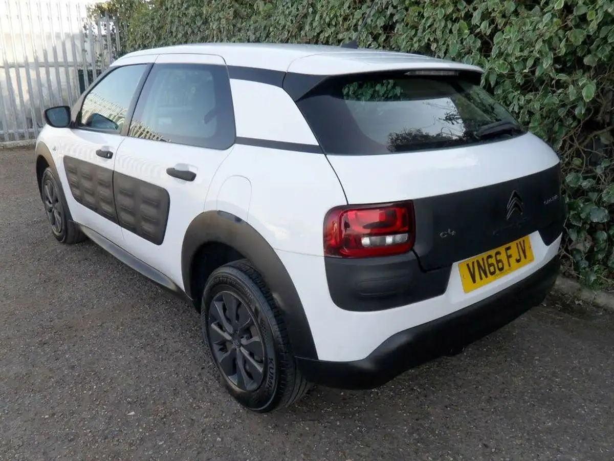 2016-citroen-c4-cactus-12-puretech-touch-big-20