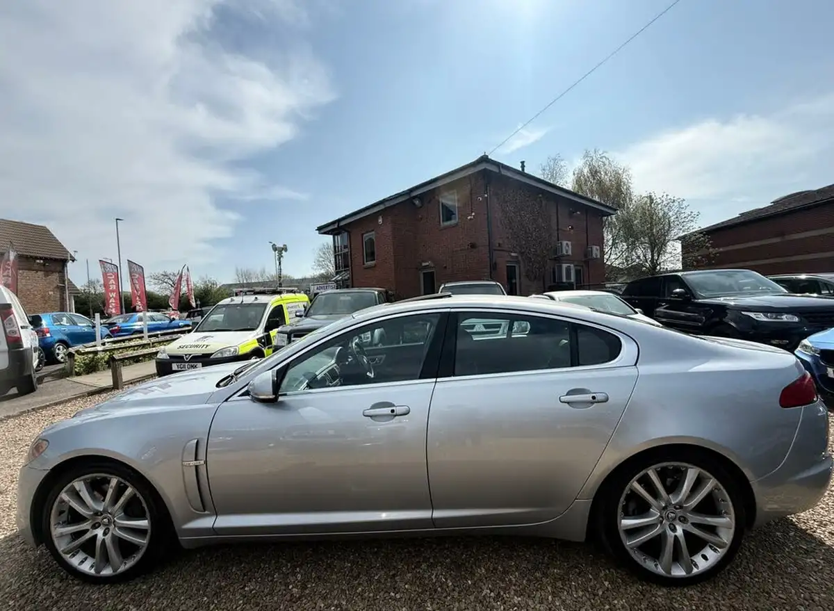2010-jaguar-xf-30td-premium-luxury-big-7