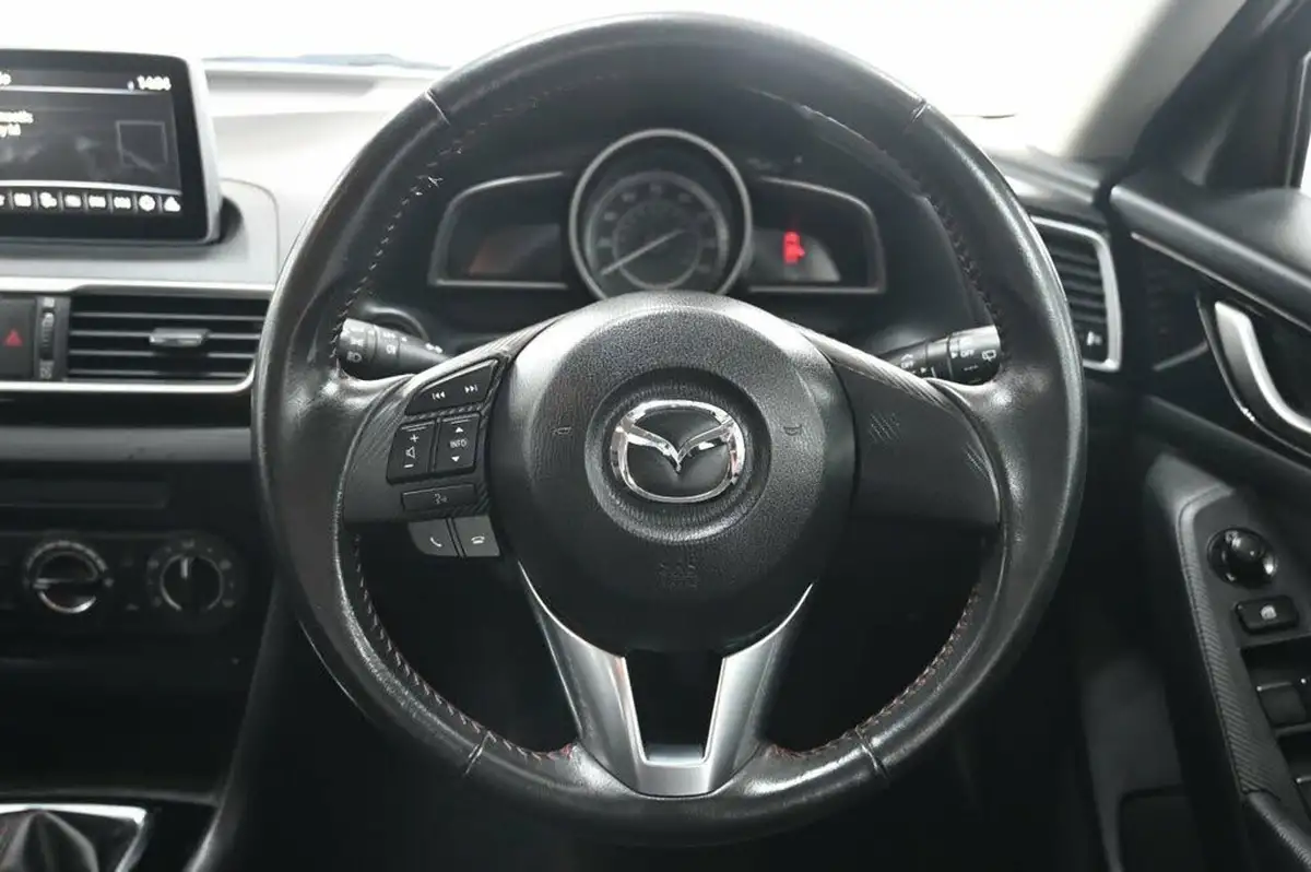 2014-mazda-mazda3-20-se-hatchback-5d-big-12