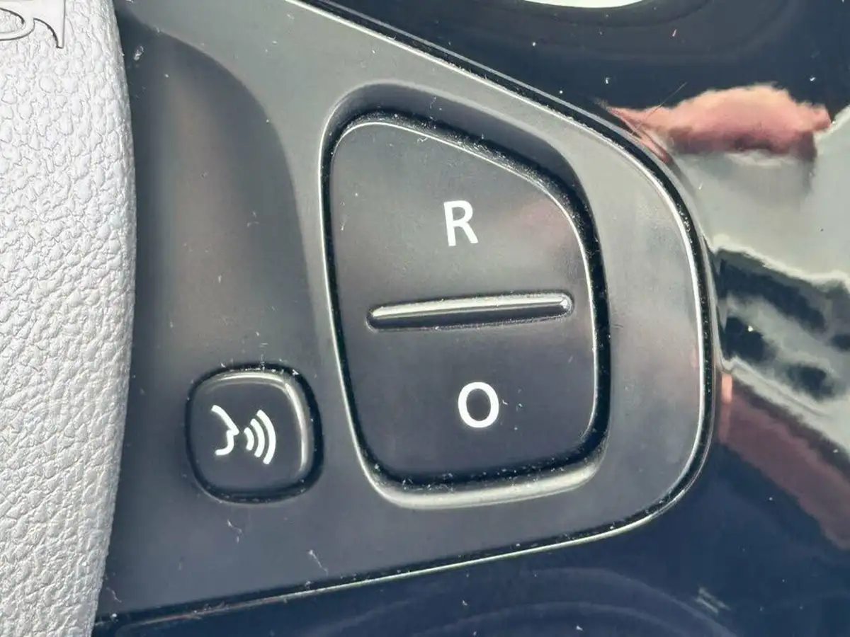 2015-renault-clio-12-dynamique-nav-big-15