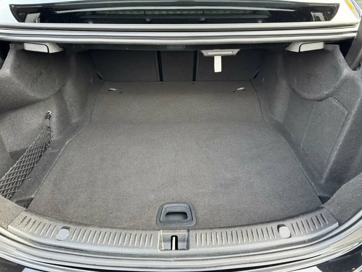 2019-mercedes-benz-e-class-30-d-e400d-amg-line-saloon-4d-plus-big-21
