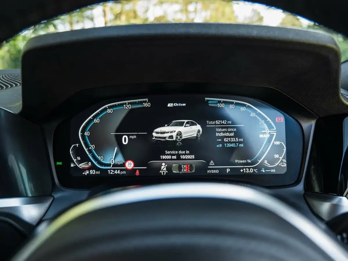 2020-bmw-3-series-20-330e-m-sport-saloon-4d-big-24