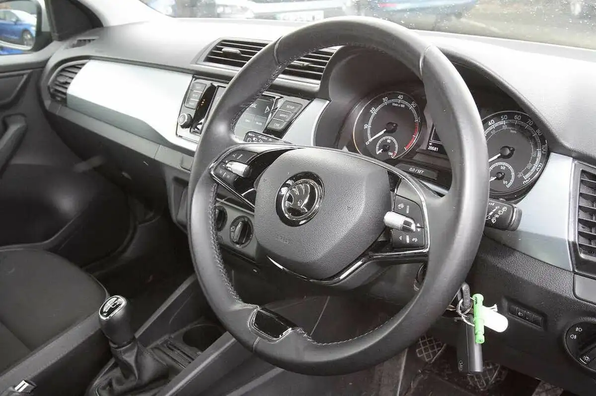 2021-skoda-fabia-10-tsi-colour-edition-95ps-big-5