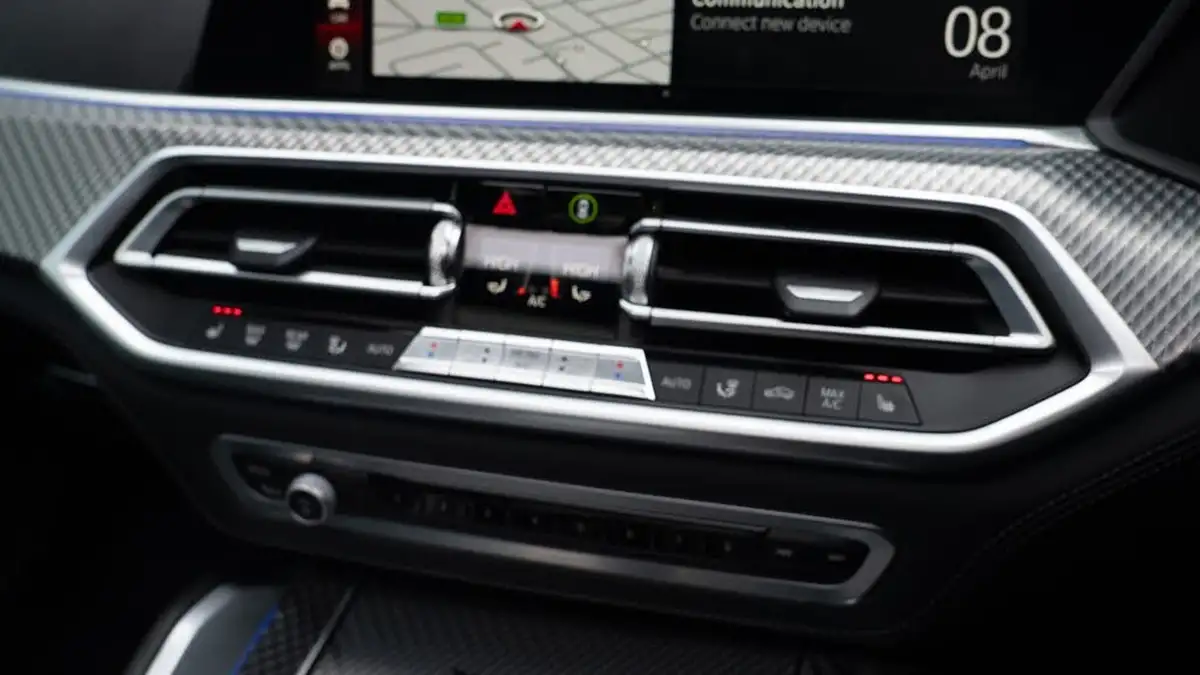 2021-bmw-x5-44-m-competition-big-27