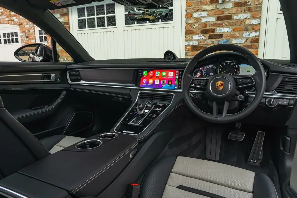 2022-porsche-panamera-30-4-e-hybrid-platinum-edition-sport-turismo-big-2