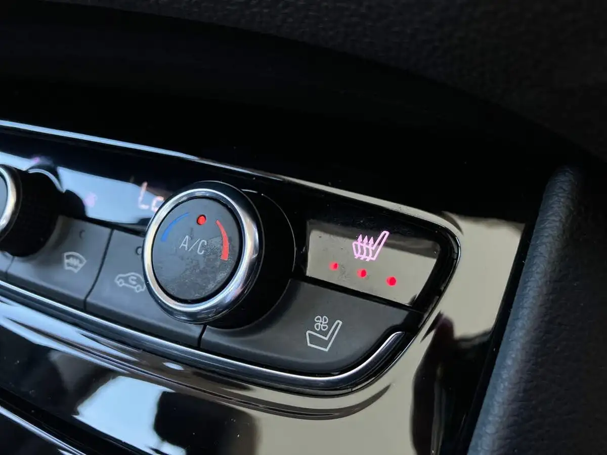 2021-vauxhall-grandland-x-12-elite-nav-auto-big-29
