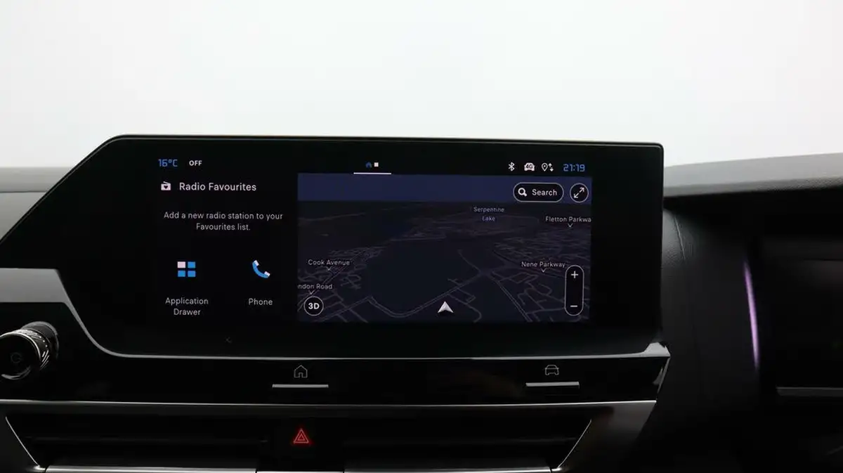 2023-citroen-c4-12-puretech-c-series-edition-eat8-big-11