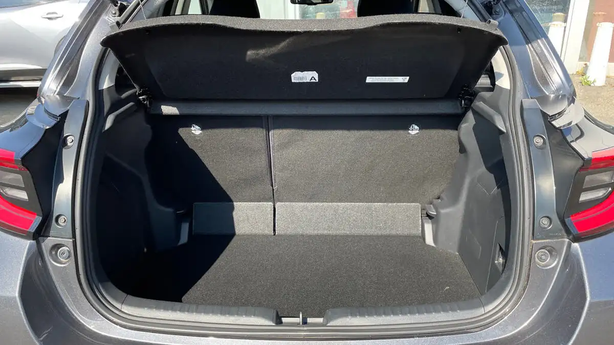 2022-mazda-mazda2-15-select-big-14