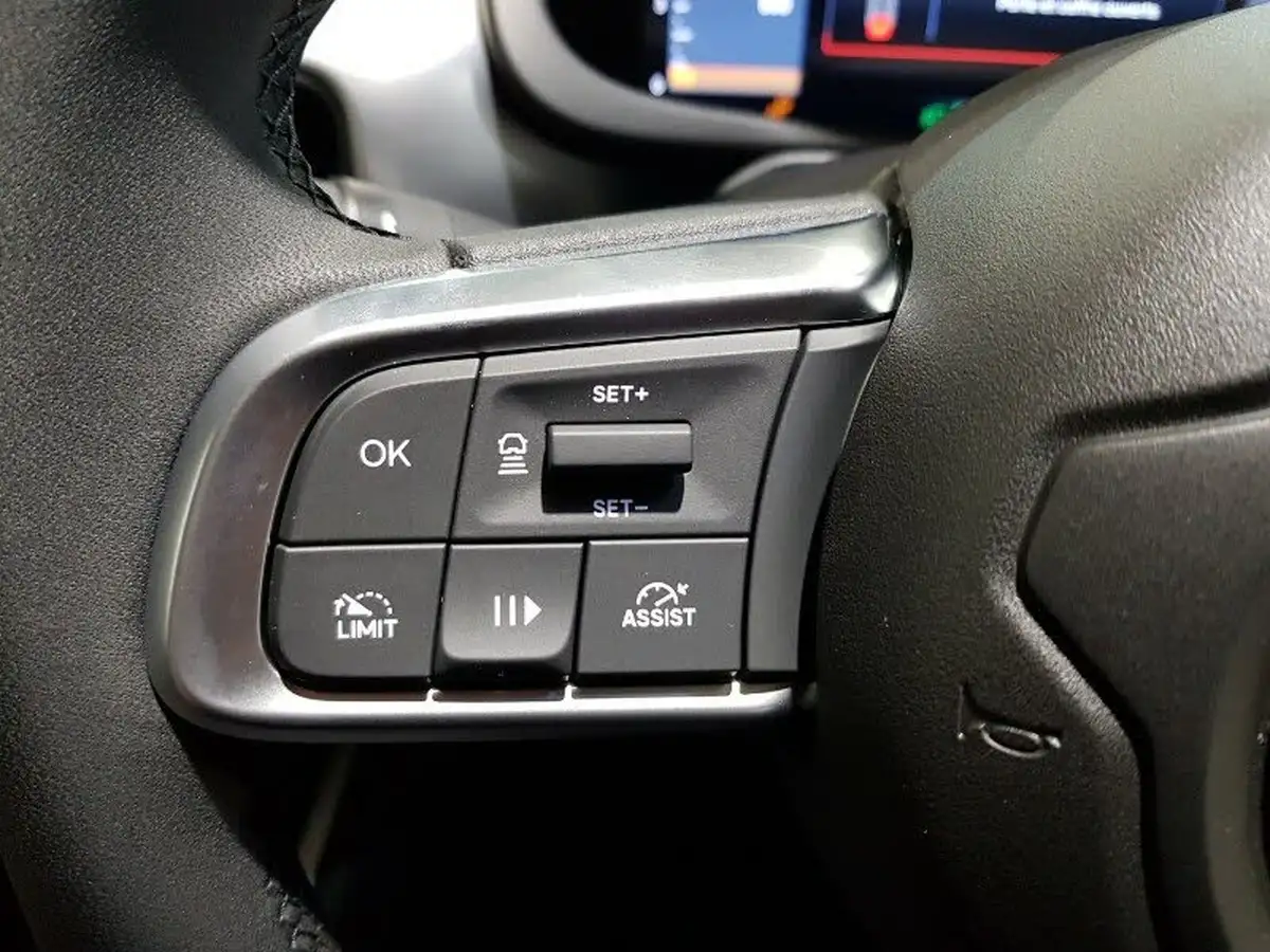 2025-jeep-avenger-12-gse-summit-big-13