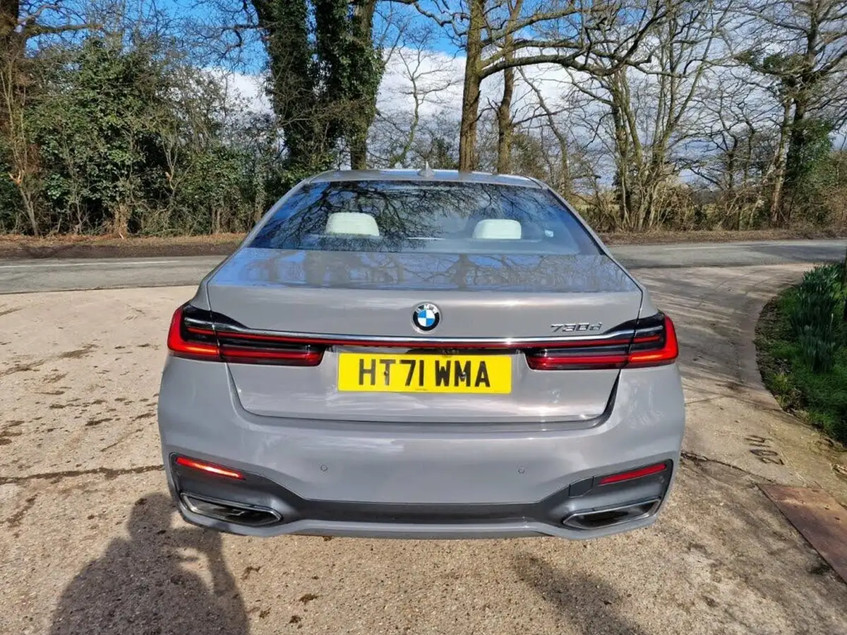 2022-bmw-7-series-30td-730d-m-sport-big-11