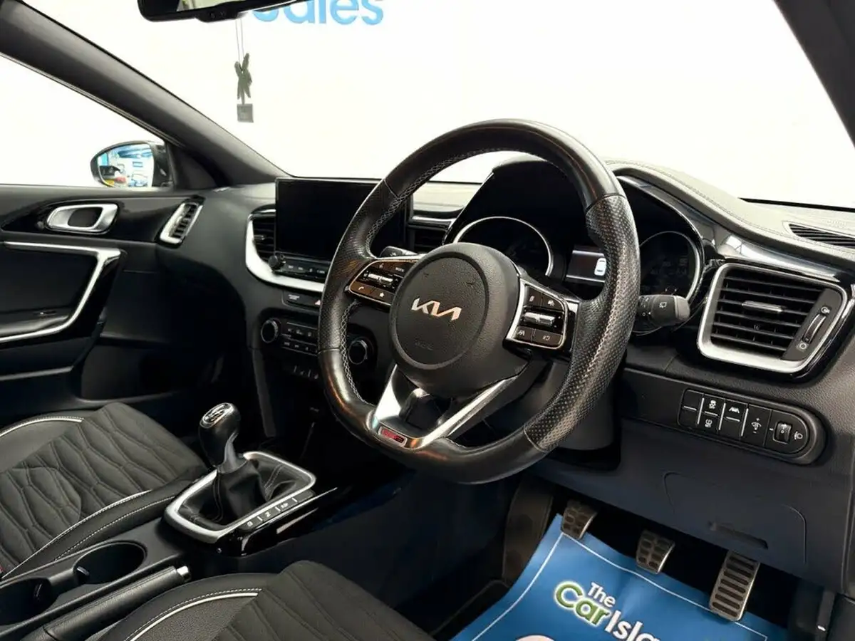 2022-kia-ceed-15-t-gdi-gt-line-big-15
