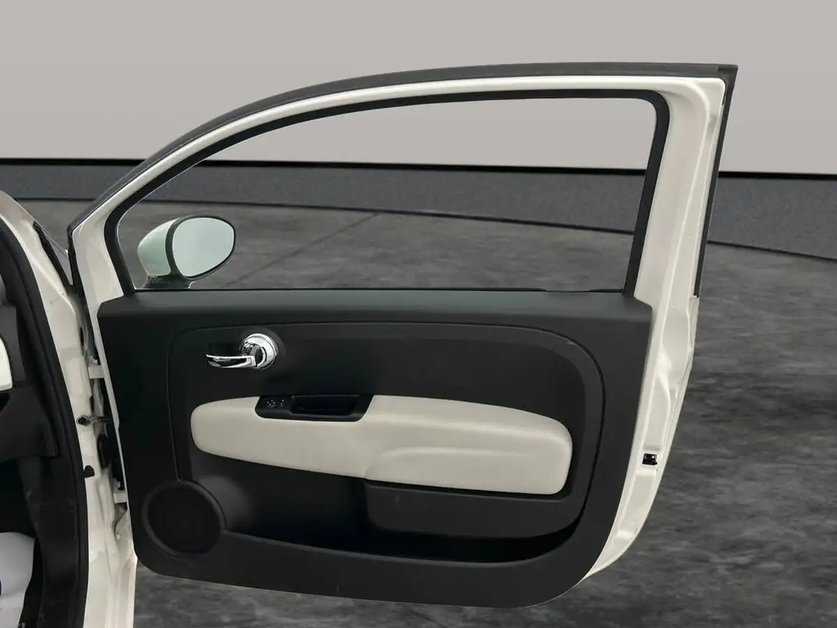 2021-fiat-500-10-dolcevita-big-16