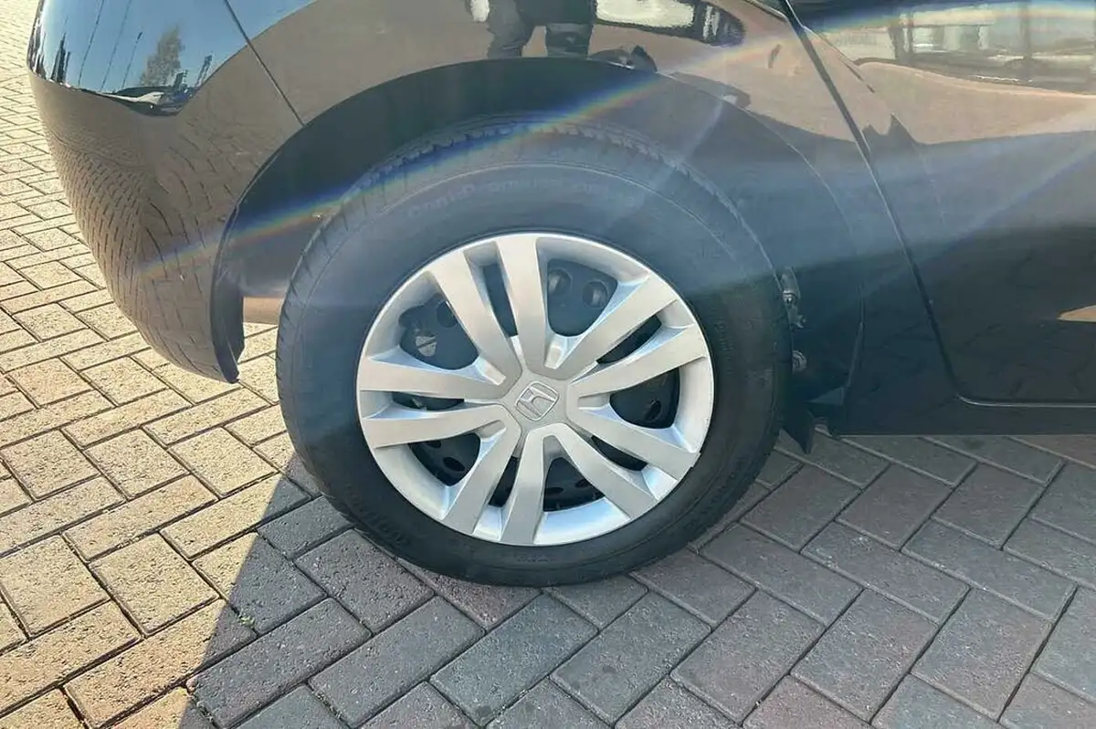 2021-honda-jazz-15-i-mmd-se-109ps-big-8