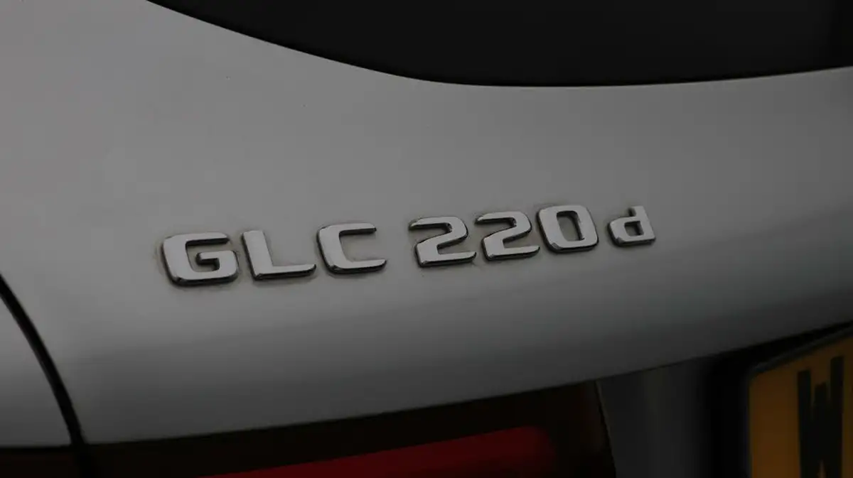 2018-mercedes-benz-glc-class-21d-glc220d-amg-line-ss-station-wagon-5d-big-20