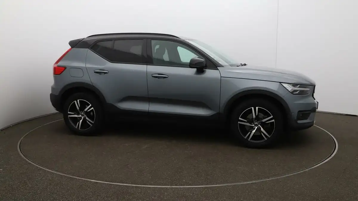 2018-volvo-xc40-20td-d4-r-design-big-42