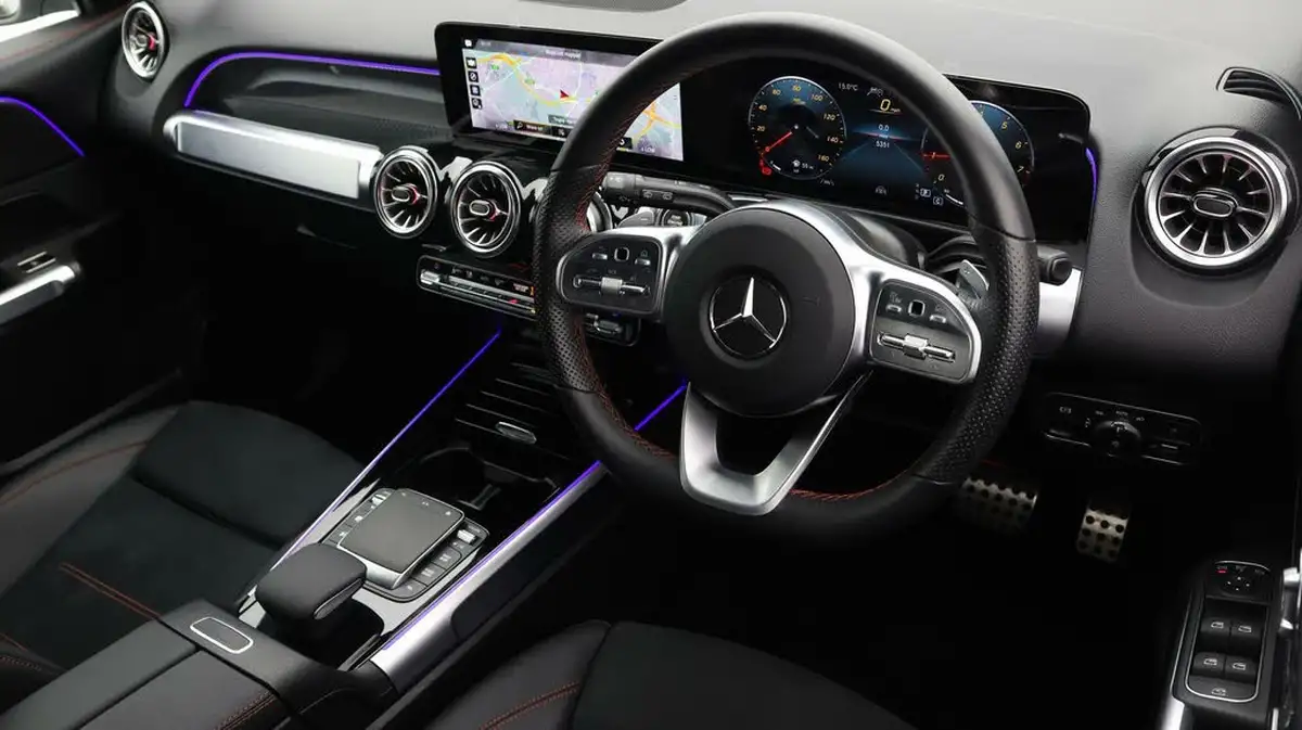 2021-mercedes-benz-glb-class-13-glb200-amg-line-premium-plus-7-8g-tronic-big-8