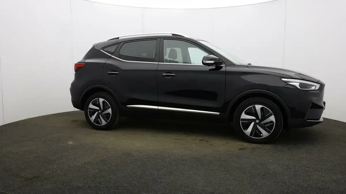 2023-mg-zs-suv-e-trophy-ev-156ps-long-range-big-39