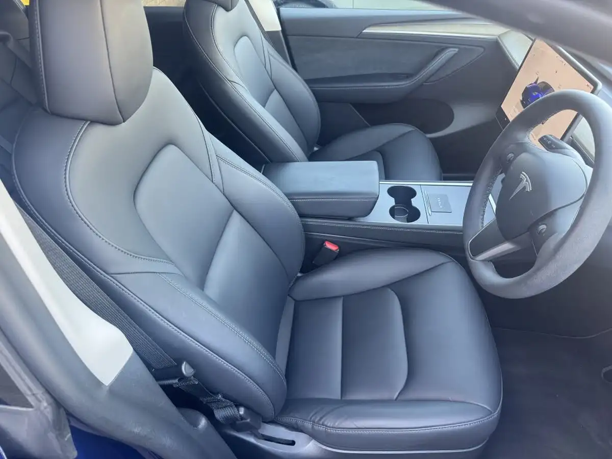 2023-tesla-model-y-e-long-range-big-5