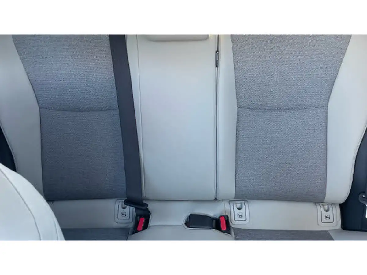 2021-toyota-yaris-15-vvt-i-excel-big-21