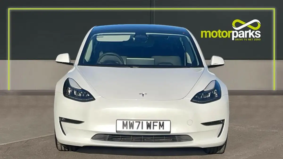 2022-tesla-model-3-e-long-range-big-7