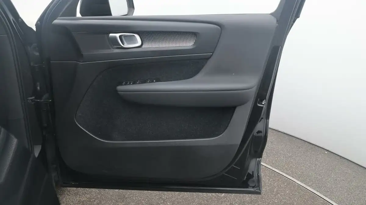 2021-volvo-xc40-20-b4-r-design-194bhp-auto-big-15
