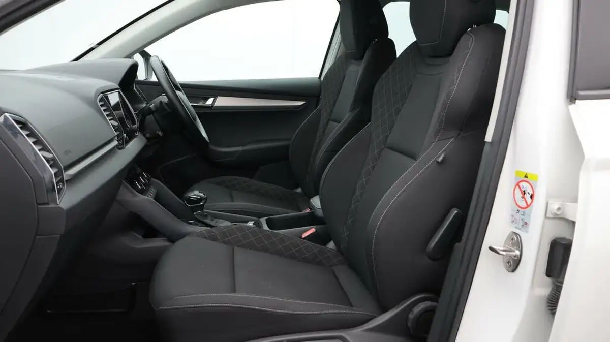 2019-skoda-karoq-16tdi-se-technology-dsg-big-14