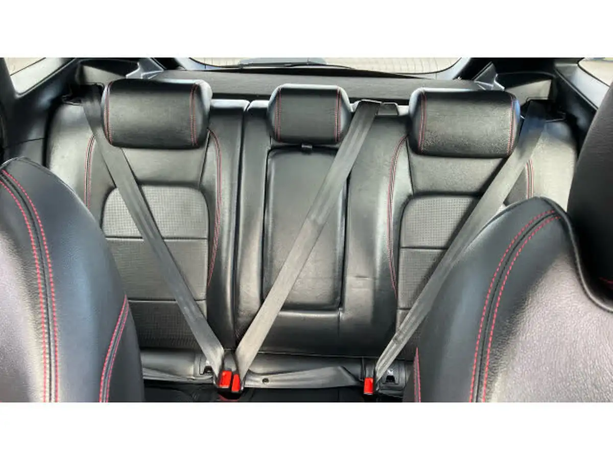 2019-jaguar-e-pace-20-i4d-chequered-flag-180ps-big-14