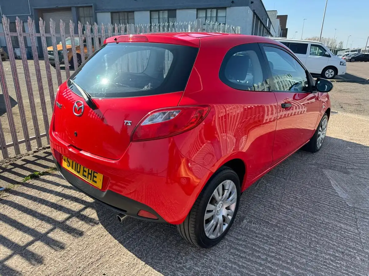 2010-mazda-mazda2-13-ts-air-con-3d-big-5