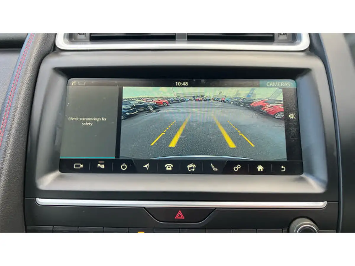 2019-jaguar-e-pace-20-i4d-chequered-flag-180ps-big-38
