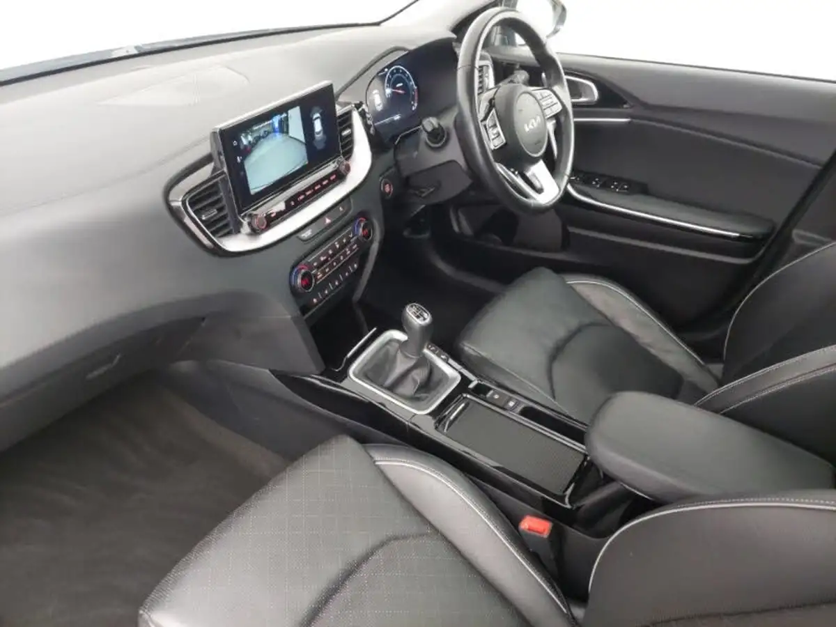 2022-kia-xceed-15-t-gdi-4-big-4