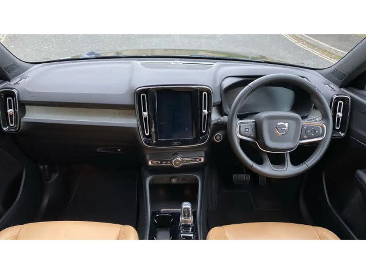2020-volvo-xc40-20-b4-inscription-big-19