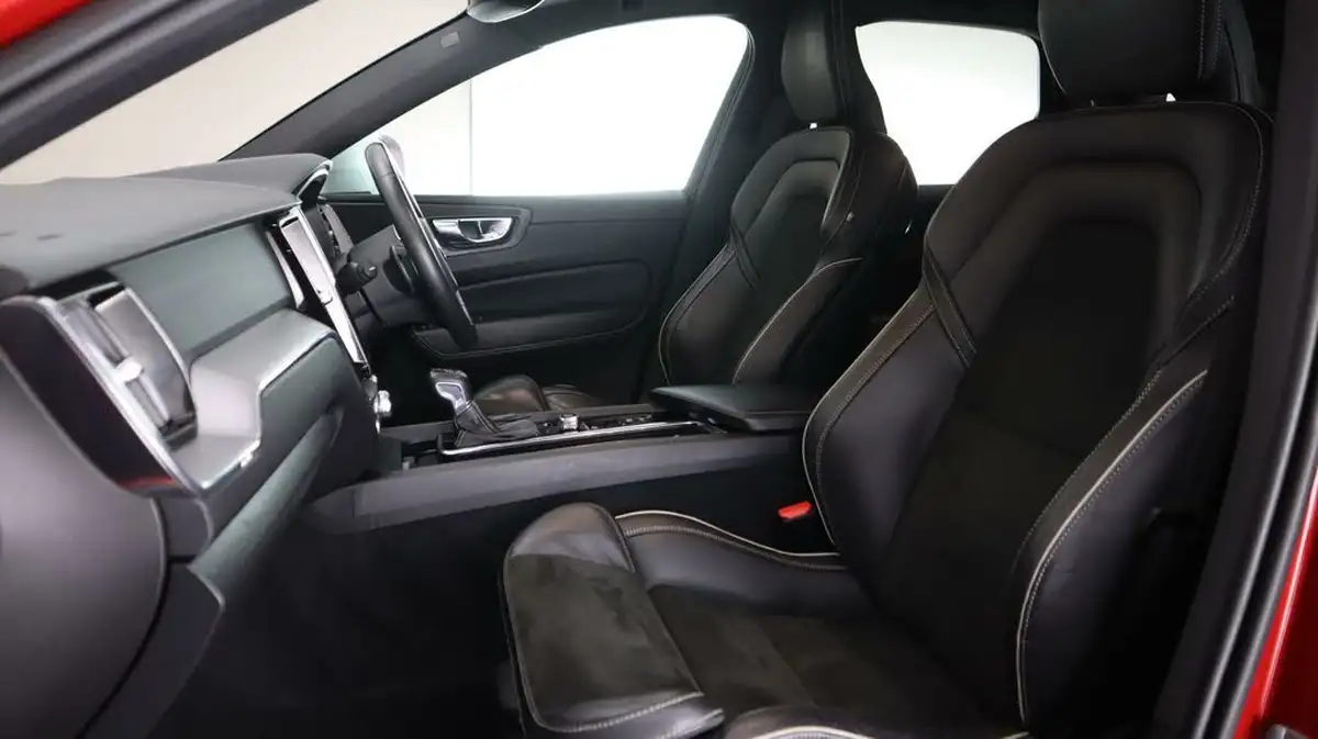 2019-volvo-xc60-20td-d4-r-design-4x4-ss-geartronic-big-14