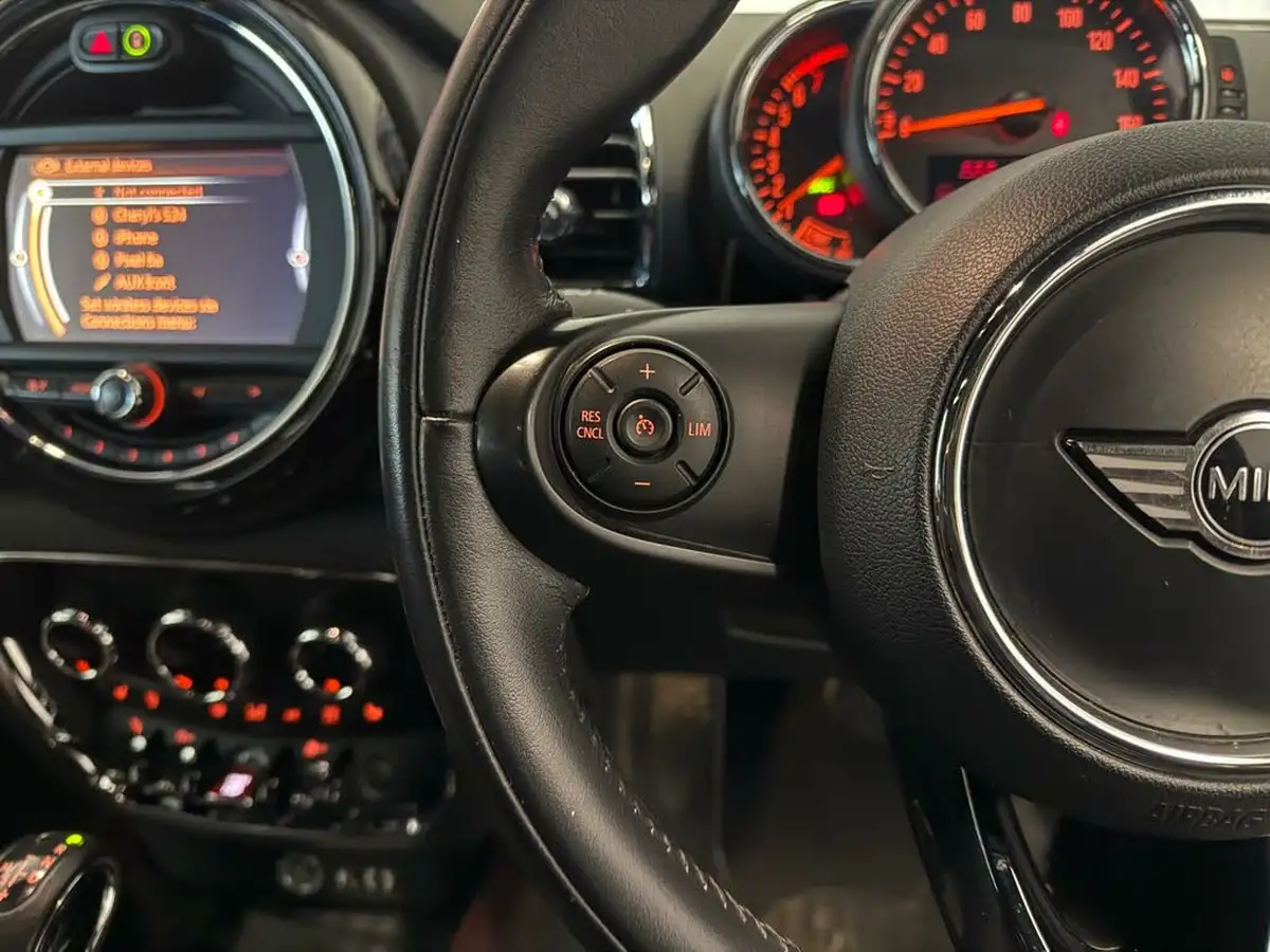 2015-mini-clubman-15-cooper-auto-big-26