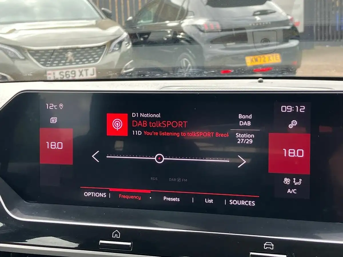 2021-citroen-c4-12-puretech-sense-plus-eat8-big-9