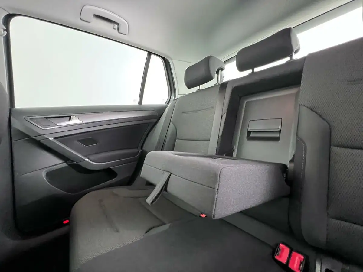 2018-volkswagen-golf-16tdi-se-nav-hatchback-5d-dsg-big-15