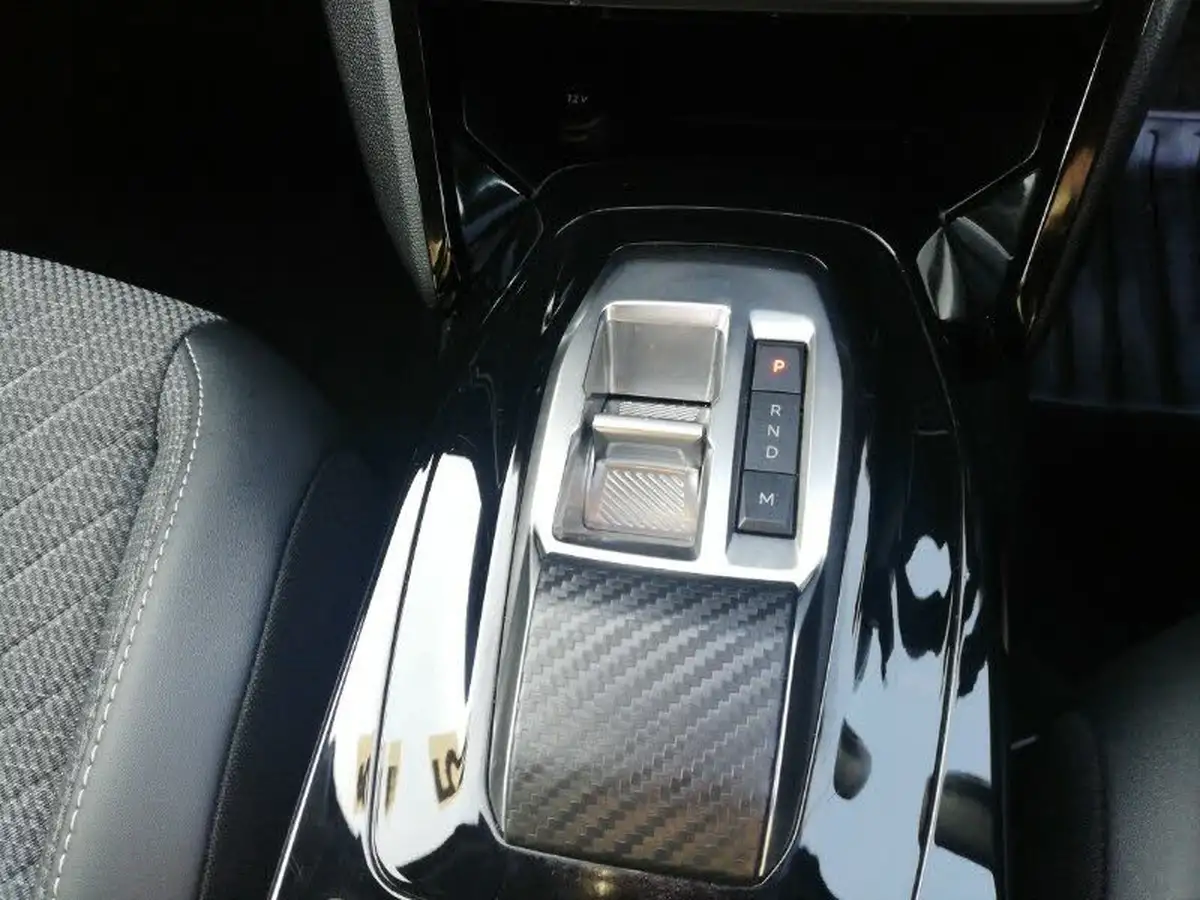 2023-peugeot-2008-suv-12-puretech-allure-eat8-big-15