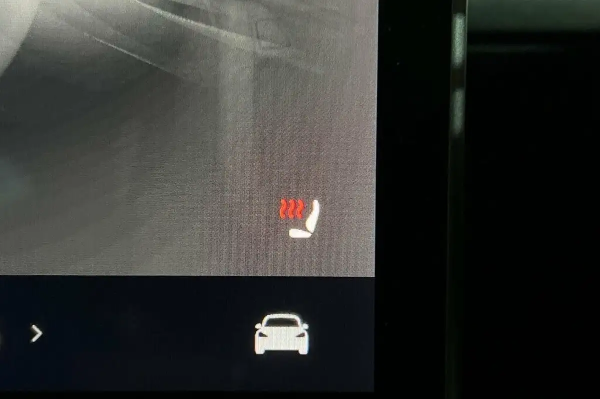 2020-tesla-model-3-e-long-range-big-15